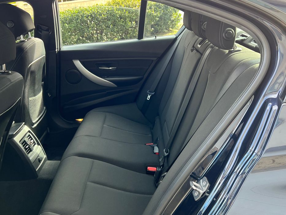 BMW 320 sport Line caixa manual 6 vel