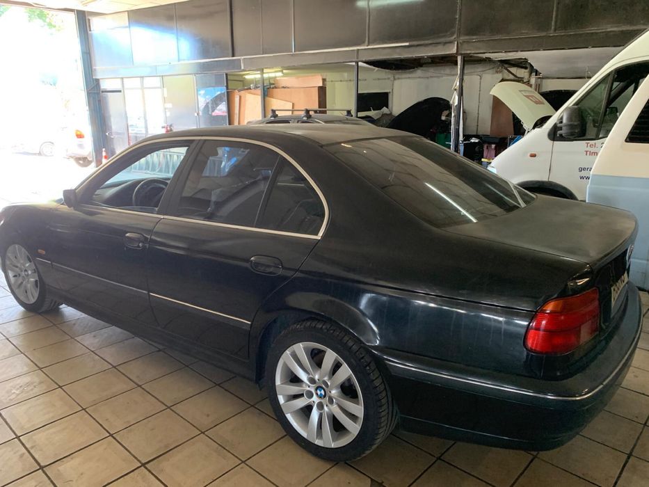 BMW  E39  520i 1999