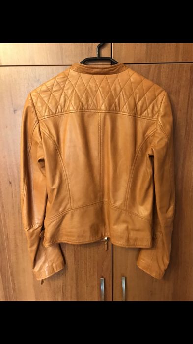 Женская кожанная куртка Massimo Dutti, радмер S