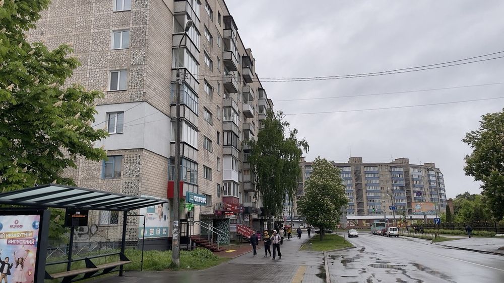 Продам 3-х кімнатну квартиру ринок Нива