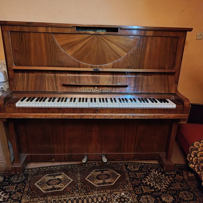 Pianino Adolf Ernst Voight 1923