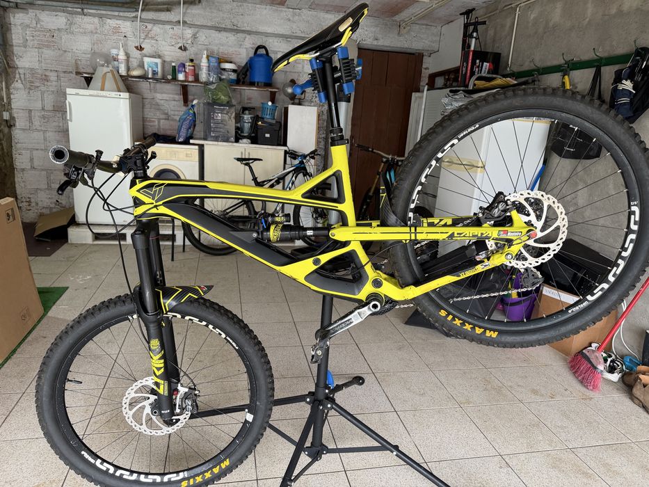 yt capra carbon btt