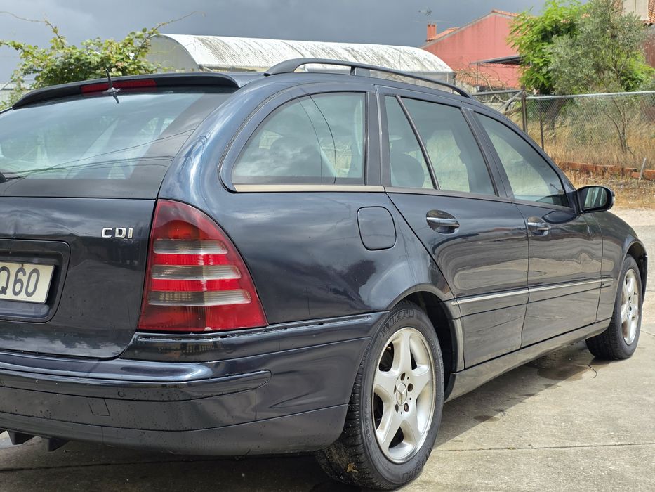 Mercedes-Benz C 220 CDI Station (2004) – Bom Estado, Revisões em Dia (Aceito Retoma)