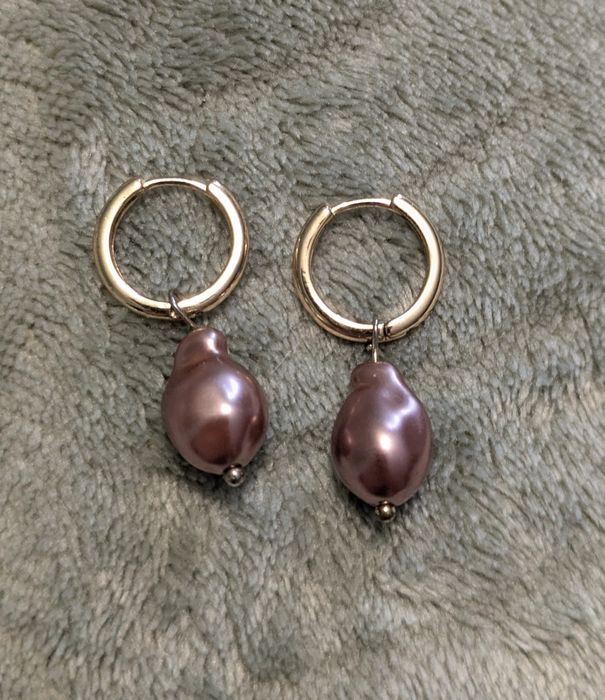 Kolczyki różowo-fioletową perełką