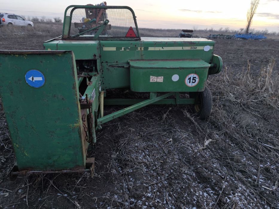 Прес підбирач john deere 332