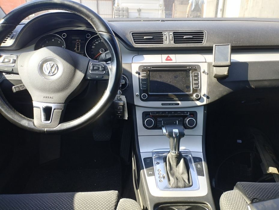 В разборе Passat B6