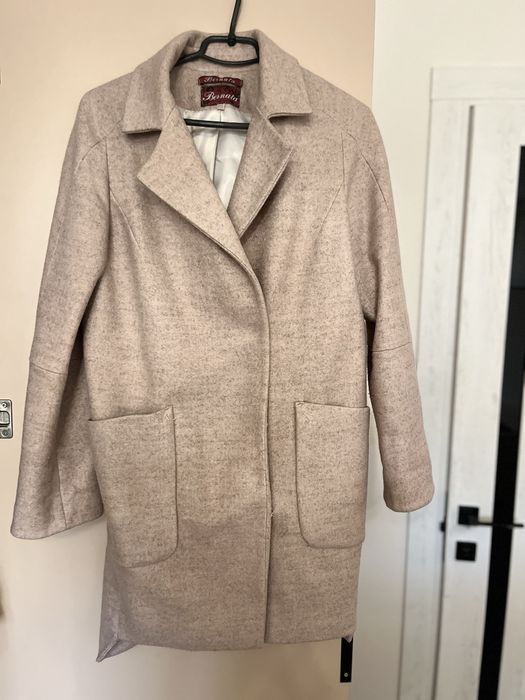 Жіноче бежеве пальто 42–44