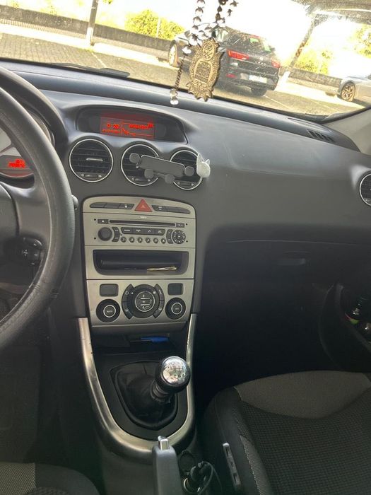 Peugeot 308 1.6 HDI ano 2009 em bom estado