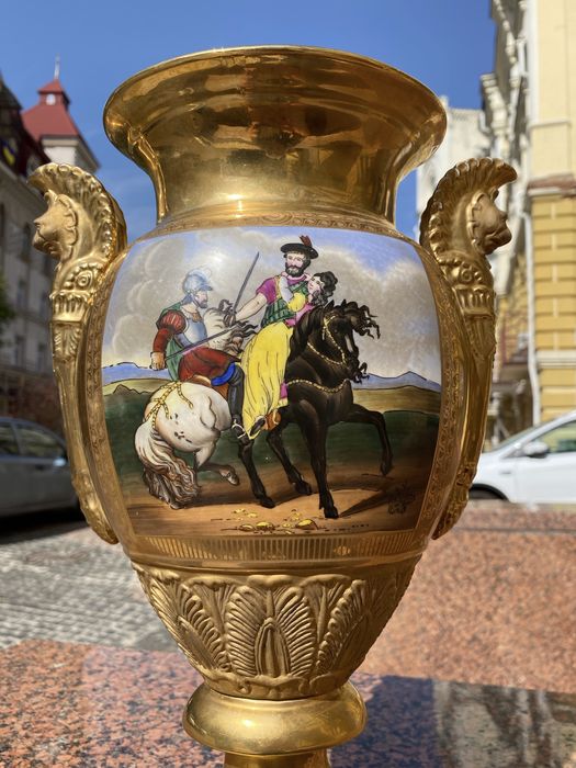Старовинна порцелянова ваза. Позолота. Франція антик