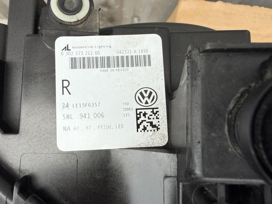 Фари Volkswagen Tiguan 2