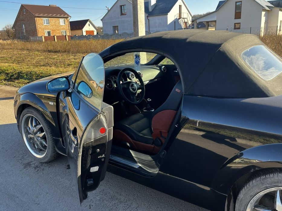 Audi tt автомобіль