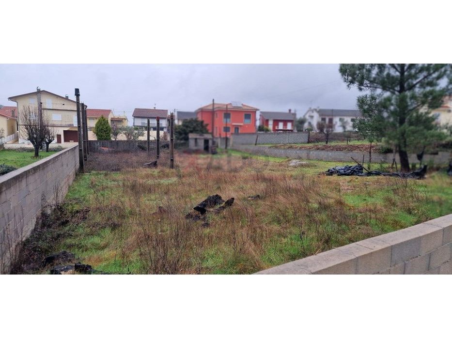 Terreno Urbano para Construção com 745 m² em Folhadosa, Seia