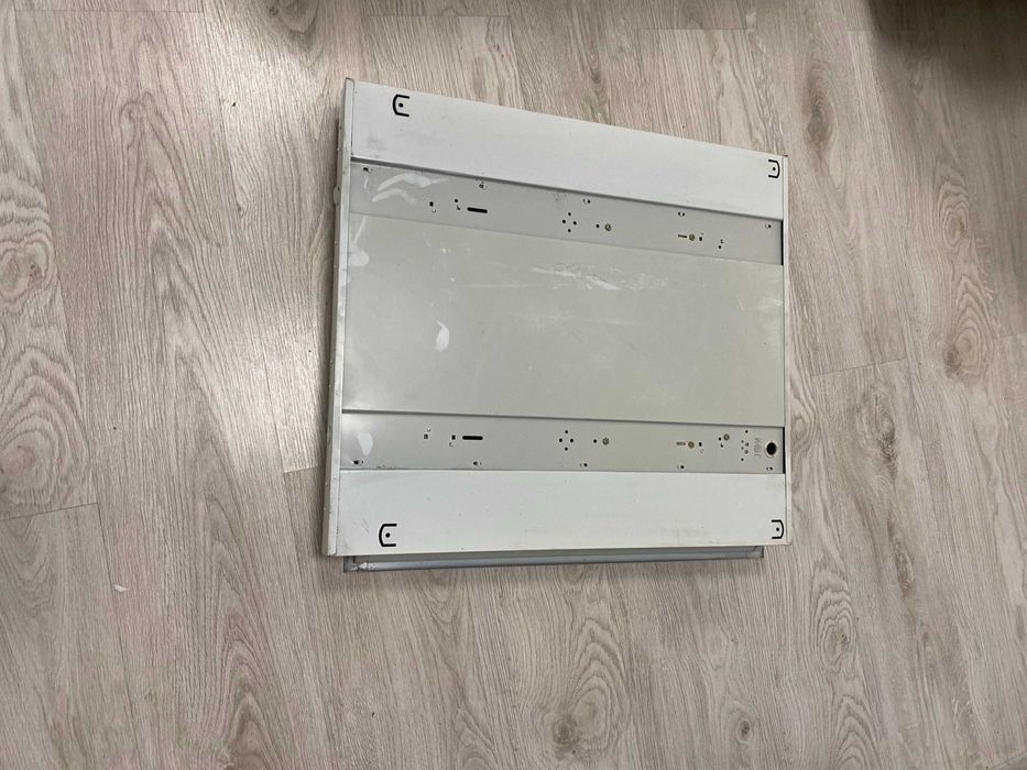 Oprawa rastrowa 60 cm / 60 cm ze świetlówkami - stan bardzo dobry