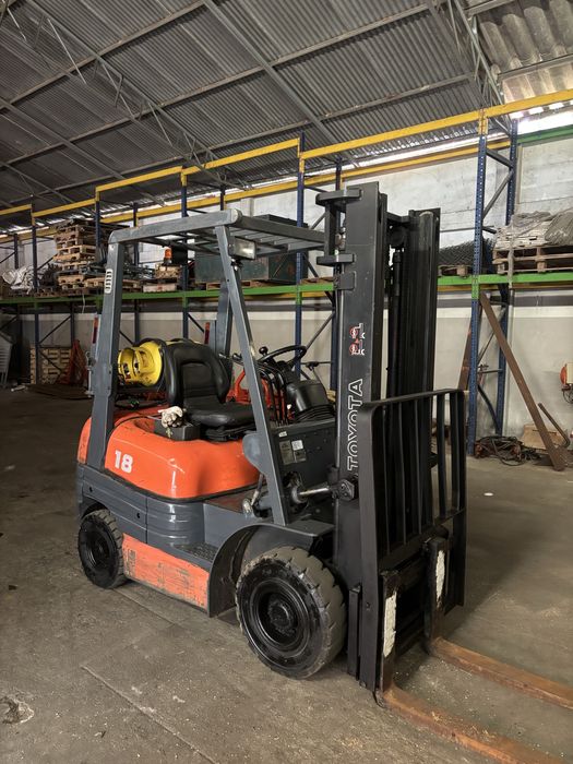 Empilhador toyota 18 Gas