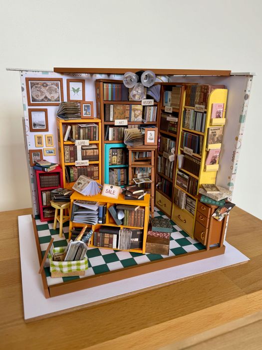 Biblioteka - domek DIY / rękodzieło