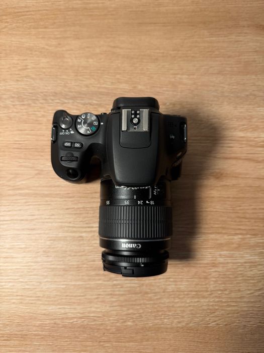 Câmara Canon EOS 200D – Kit completo