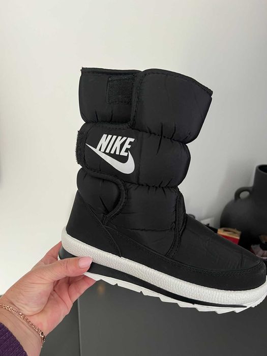 Сапоги дутики женские, черные, на липучке Найк