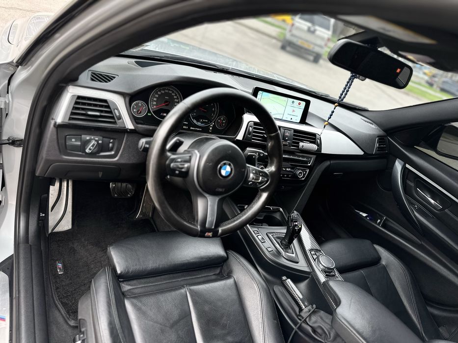 BMW F30 330I 2017p