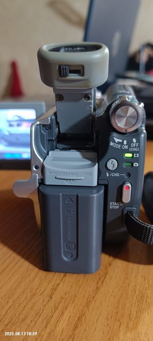 Відеокамера Sony DCR - DVD505