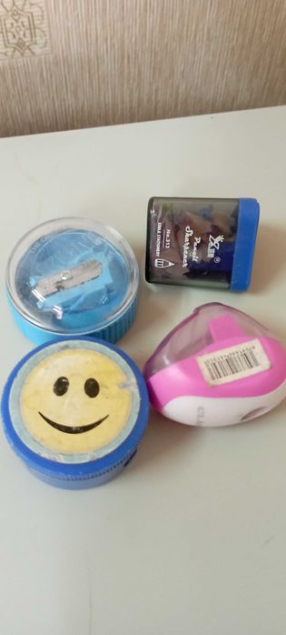 Канцтовары и разное для школы