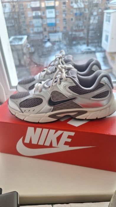 Шикарні кроси NIKE нові