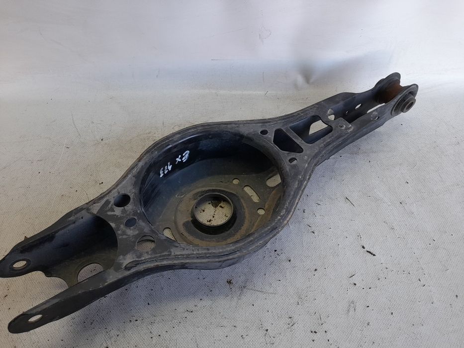 Braço de suspensão trás direito TOYOTA C-HR (_X1_)