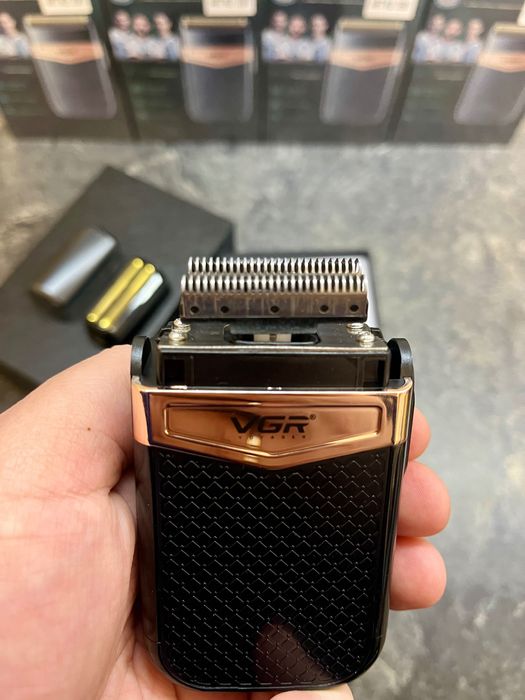 Дорожня електробритва – Дорожная электробритва. Шейвер для чоловіків