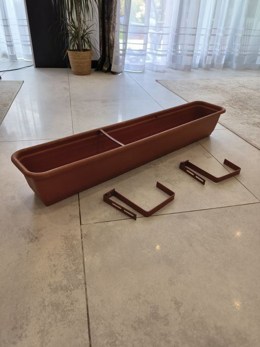 Doniczka balkonowa z uchwytami metalowymi komplet