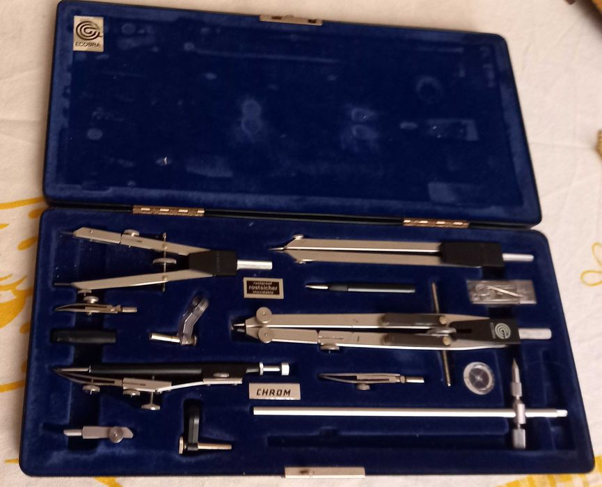 Estojo de desenho antigo