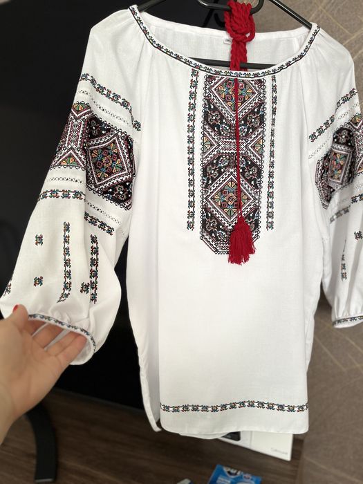 Вишиванка жіноча розмір S