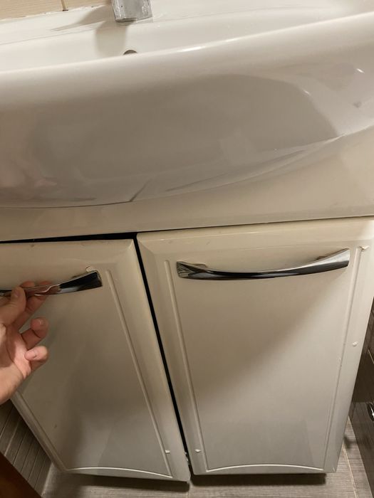 Терміново продам тумбу з умивальником Kolo