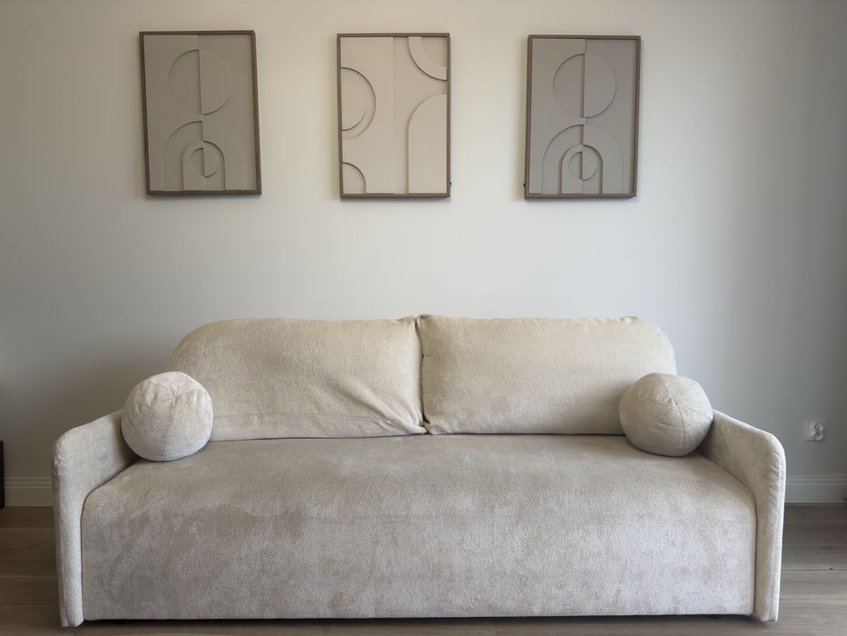 Nowoczesna kanapa wolnostojąca - sofa do salonu - w kolorze beżowym, kremowym jak NOWA!