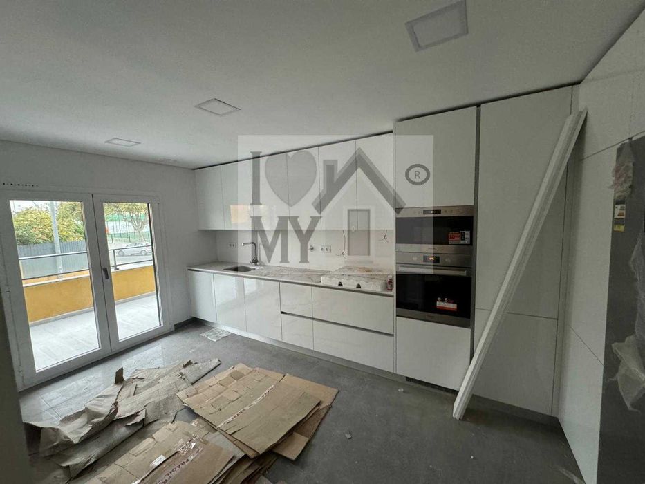 Andar de Luxo T2 em condominio Villas Choupal