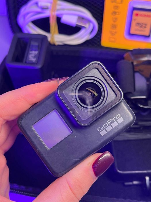 Екшн-камера GoPro Hero 7 Black з зарядною станцією