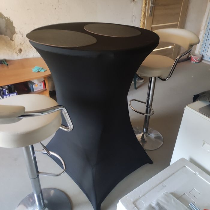 Stół barowy z krzeslami