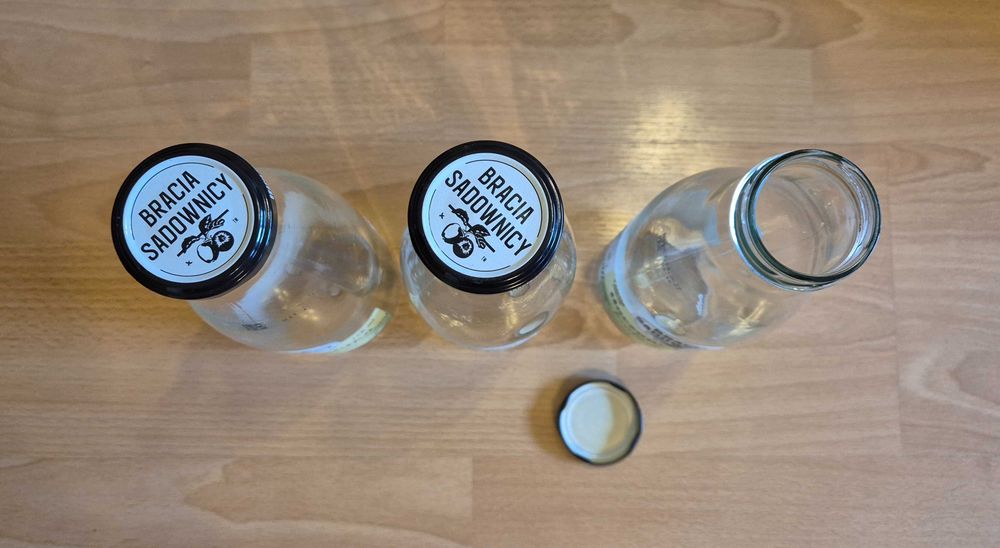Sprzedam 10 szklanych butelek 750 ml po sokach Bracia Sadownicy