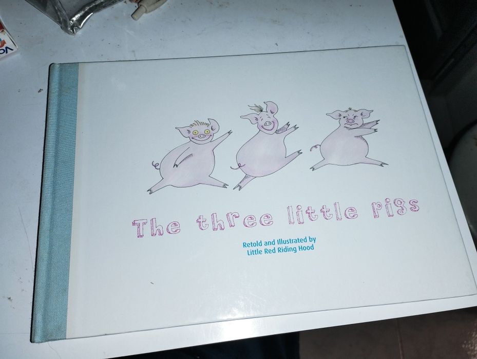 Livro "The Three Little Pigs"