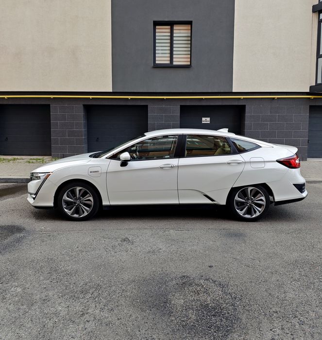 Honda Clarity Hybrid 2020
