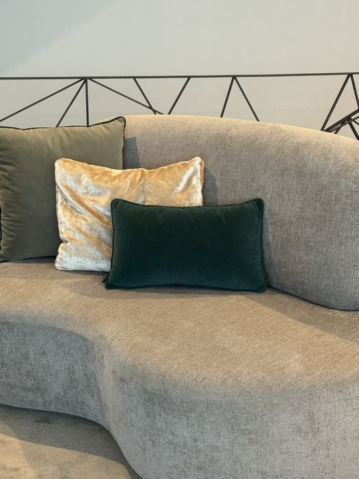 Dois sofás com design e criacao propria