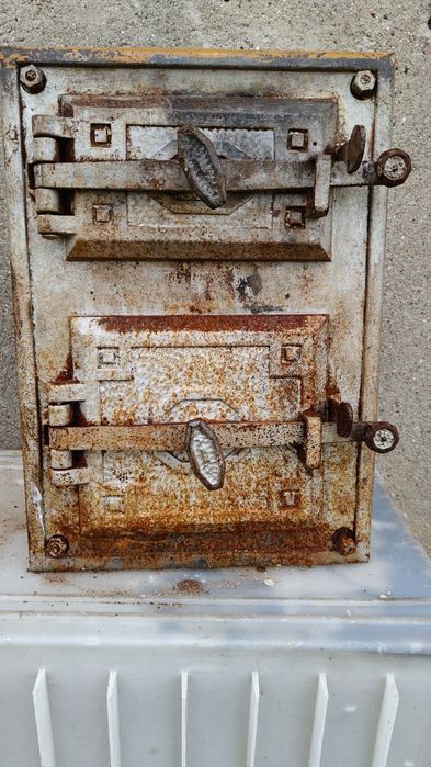 Drzwiczki do pieca kaflowego 2 szt plus ruszta