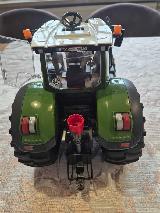 Traktor Fendt 1050 Vario
