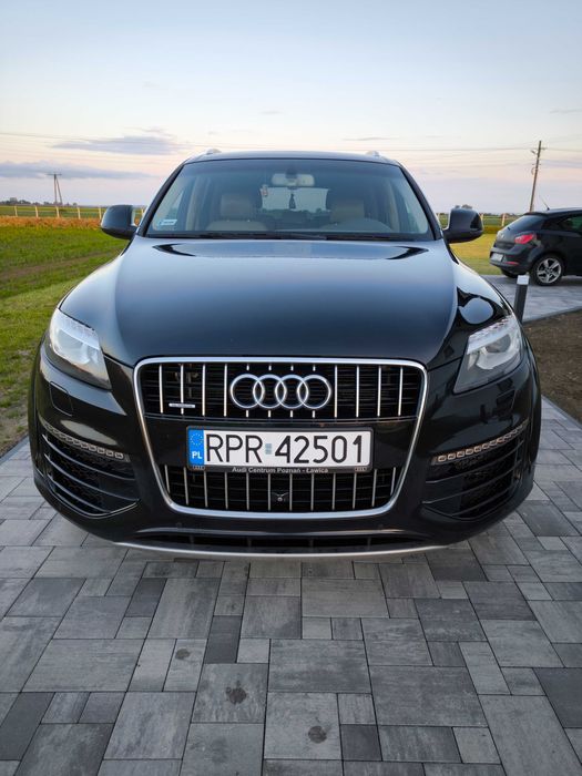 Samochód Audi Q7