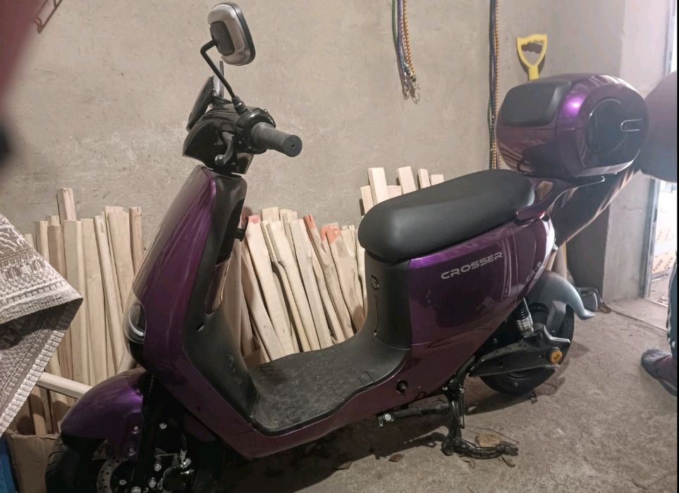 Електроскутер у ідеальному стані Crosser