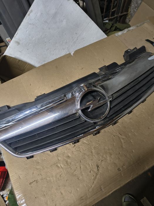 Atrapa grill Opel Zafira B