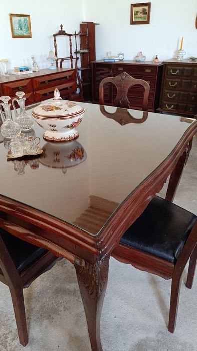 Mesa Queen Anne com 6 cadeiras