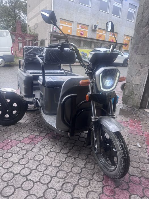 Електротрицикл DOZER Model 6