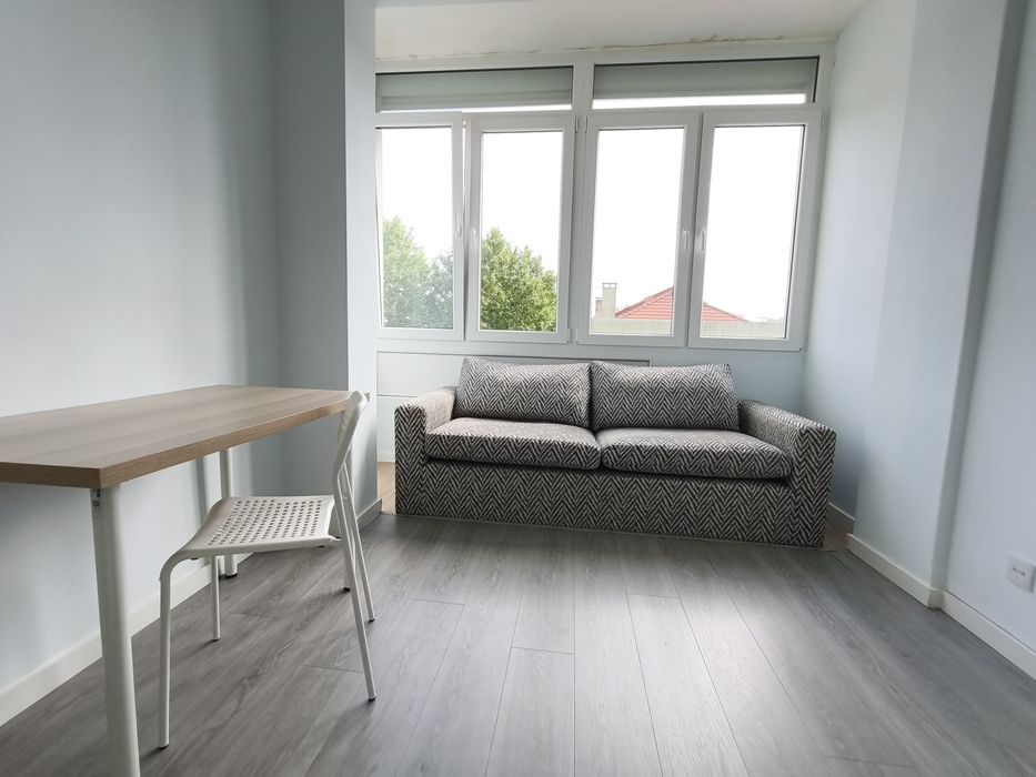 Quarto individual em Belas