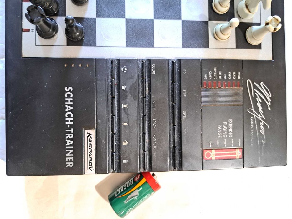 Szachy Saitek Kasparov Schach Trainer  Elektroniczny Komputer Szachowy