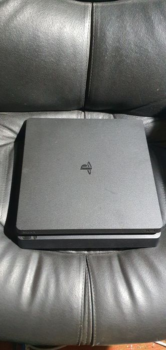 Продам консоль ps4  slim  по 12.5