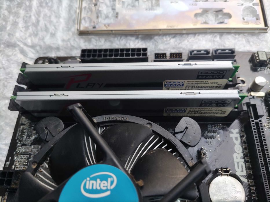 Płyta główna ASRock B85M PRO 3 i5 4460 4x4GB DDR3 1600mhz maskownica